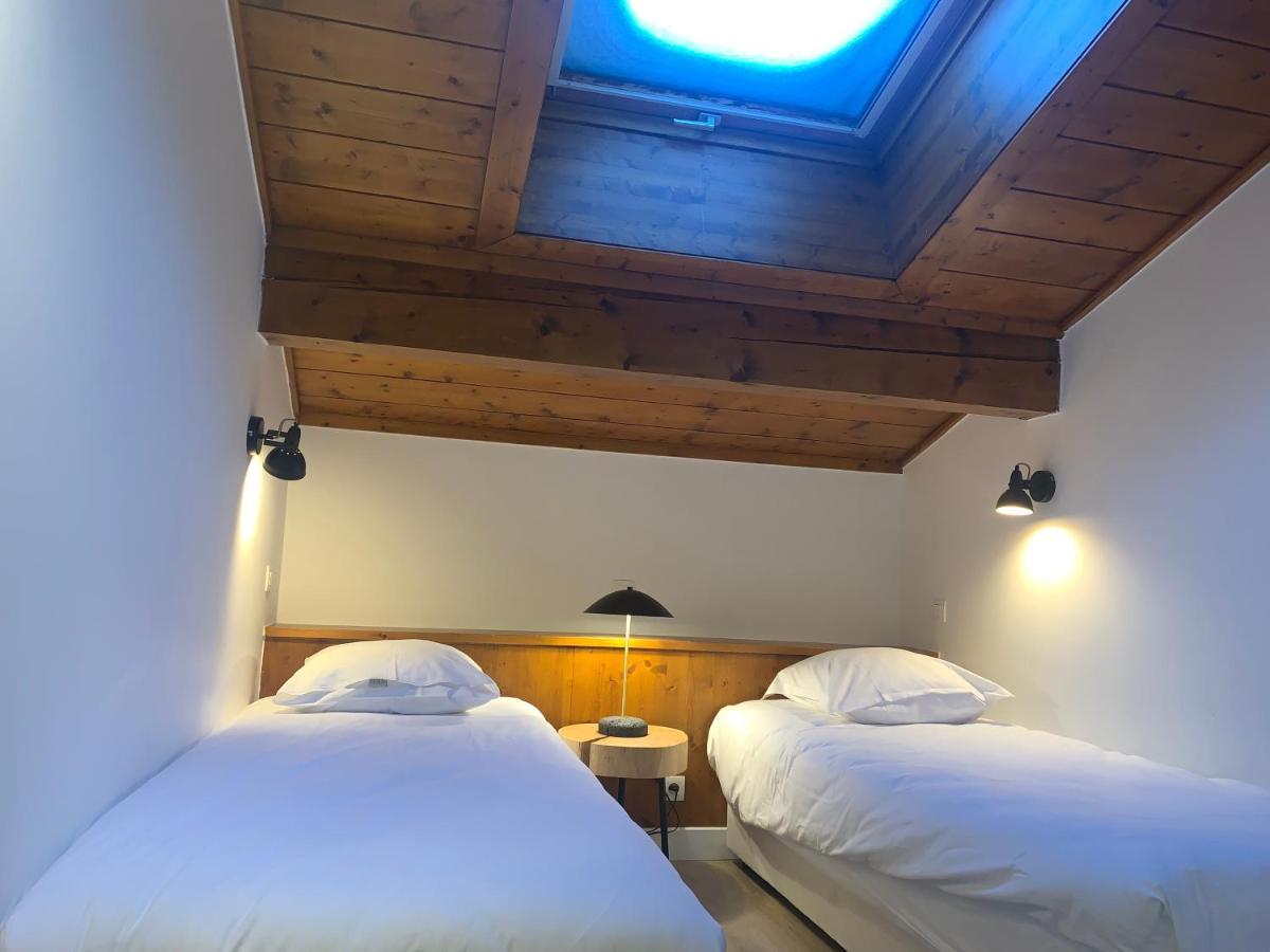 La De L'ours 4*