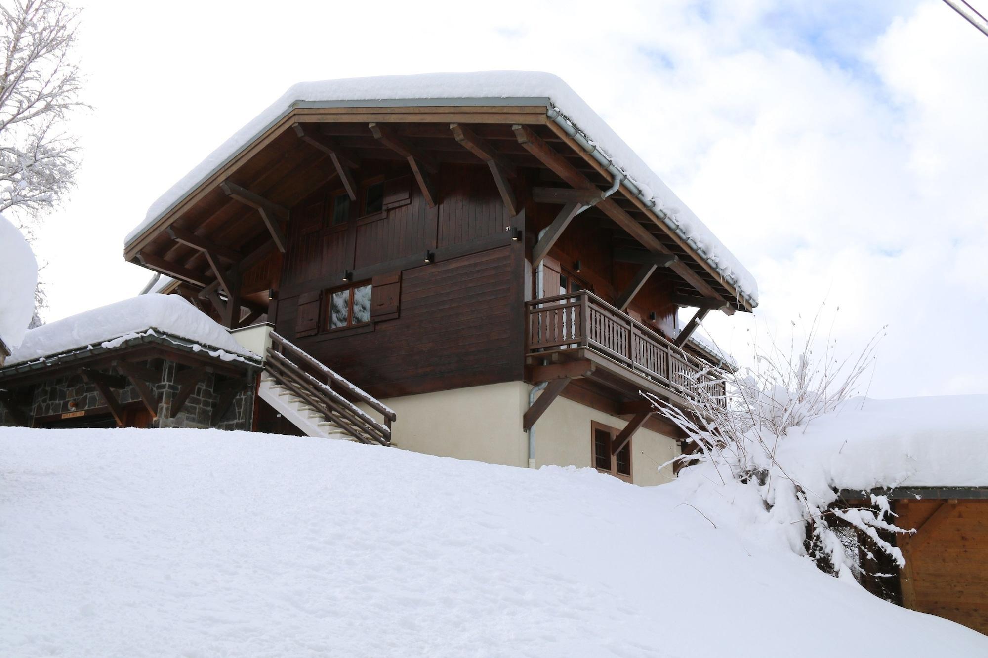 La De L'ours 4*